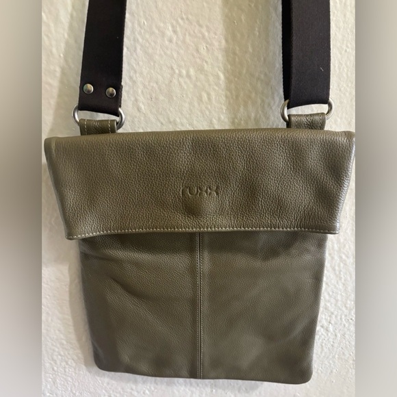 Ruxx Other - Ruxx Slouch Bag Mushroom Green Italian leathers Adjustable Strap